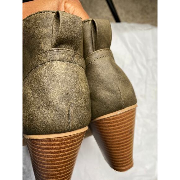 Rue21 Laced booties - olive green - Picture 7 of 8